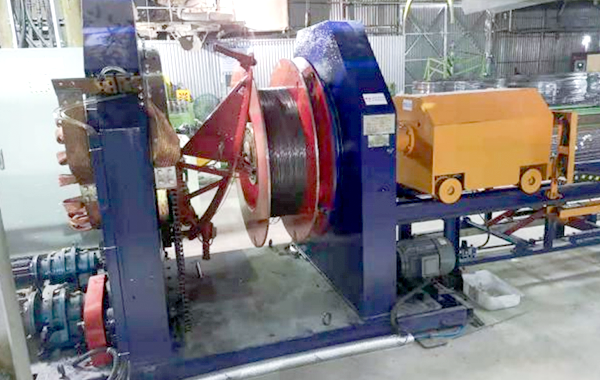 Introducción de la máquina de soldadura de jaula CNC