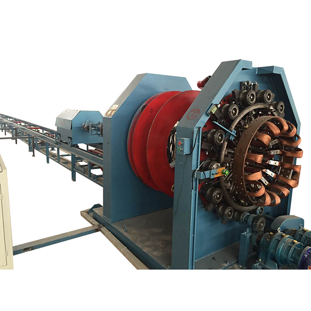 Dispositivo reductor de soldador de jaula de acero para poste eléctrico cónico.